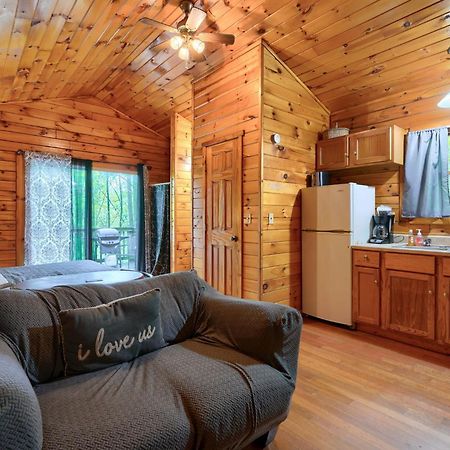Blue Rose Cabins - Wildwoods Cabin Логан Экстерьер фото